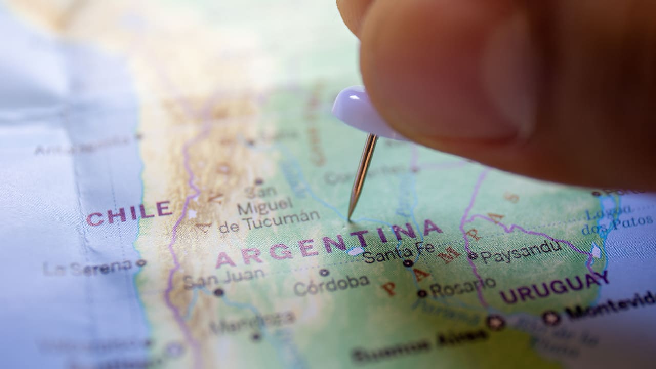 Как россияне могут получить гражданство Аргентины в 2025 году