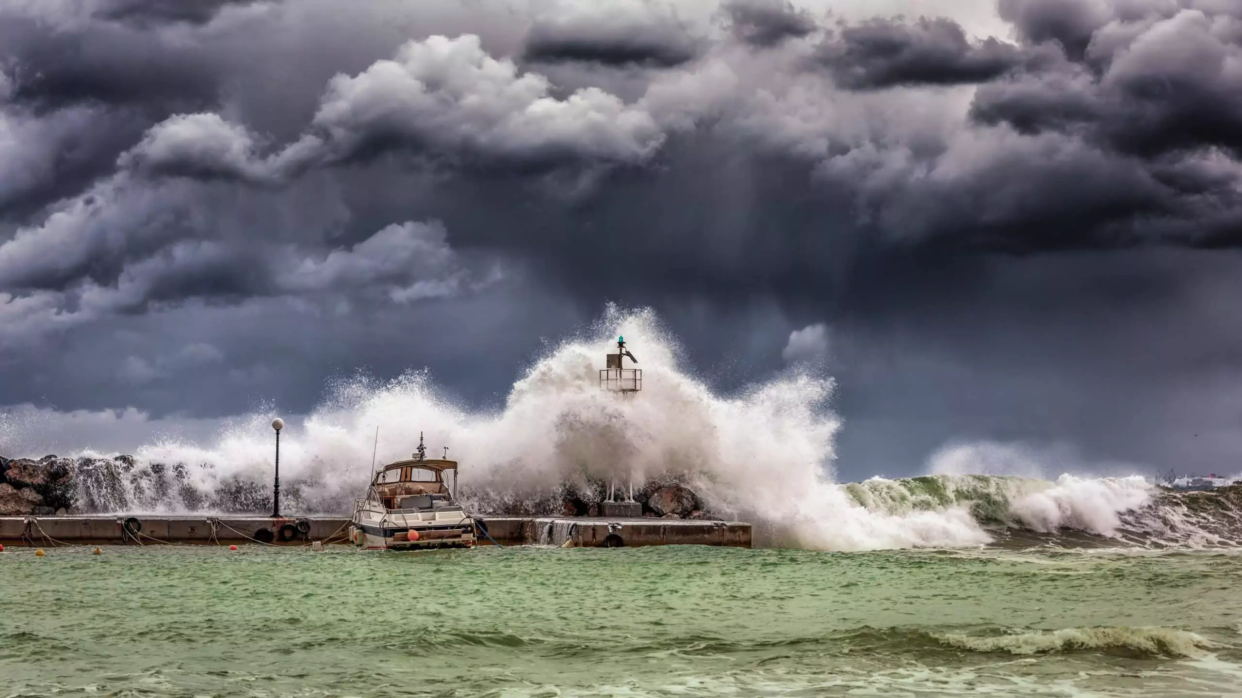 border-image a storm hitting a harbour